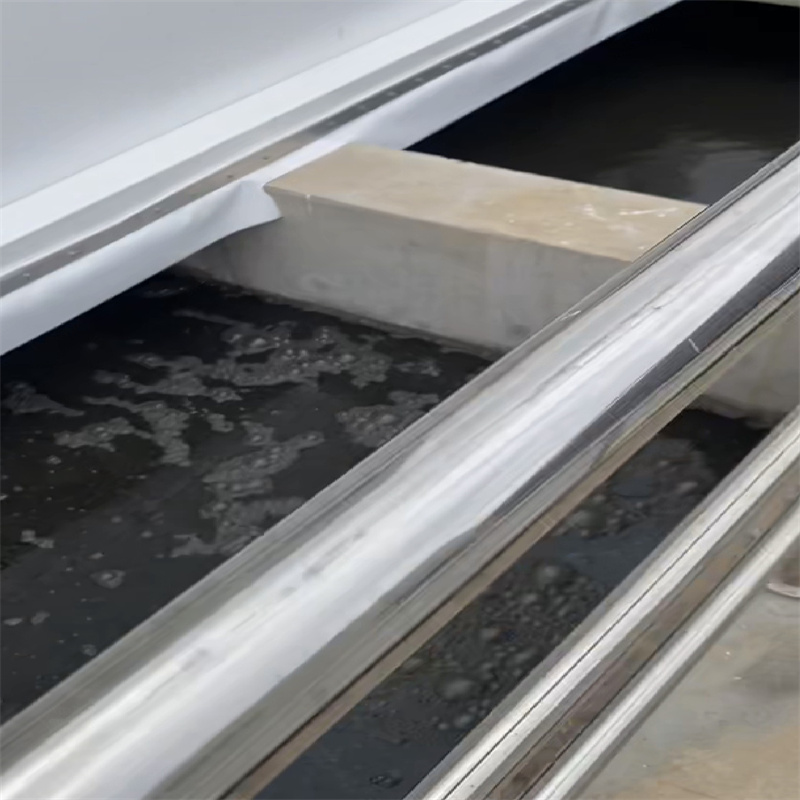 Нейтралізований HDPE проти переробленого HDPE
